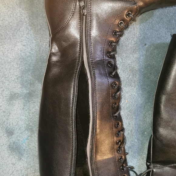 NEW boots - Picture 2 of 3